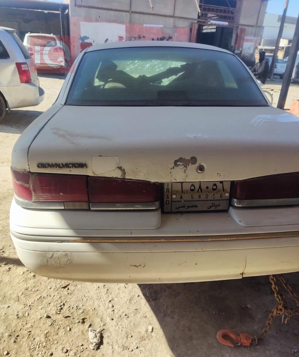 فورد كراون فيكتوريا